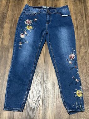 Sandpiper Women’s Floral Embroidered Jeans 16W